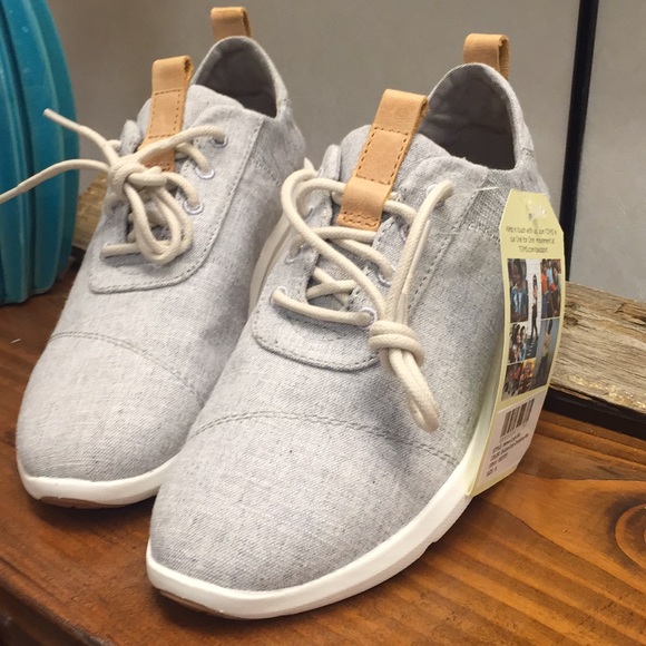 Toms Shoes - Brand new with tag and box toms cabriole sneaker